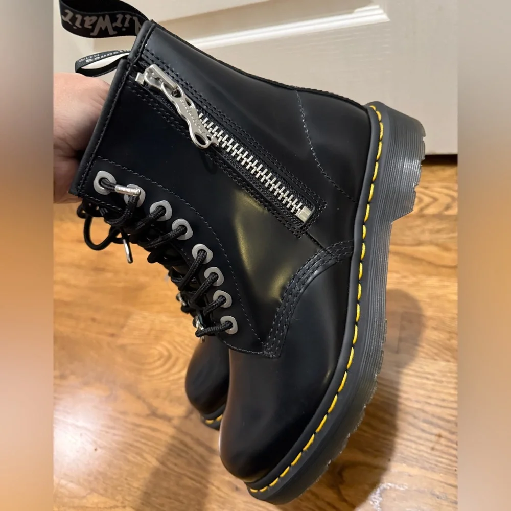 NEW Dr. Martens Black Combat Boots Sz 7M/8W